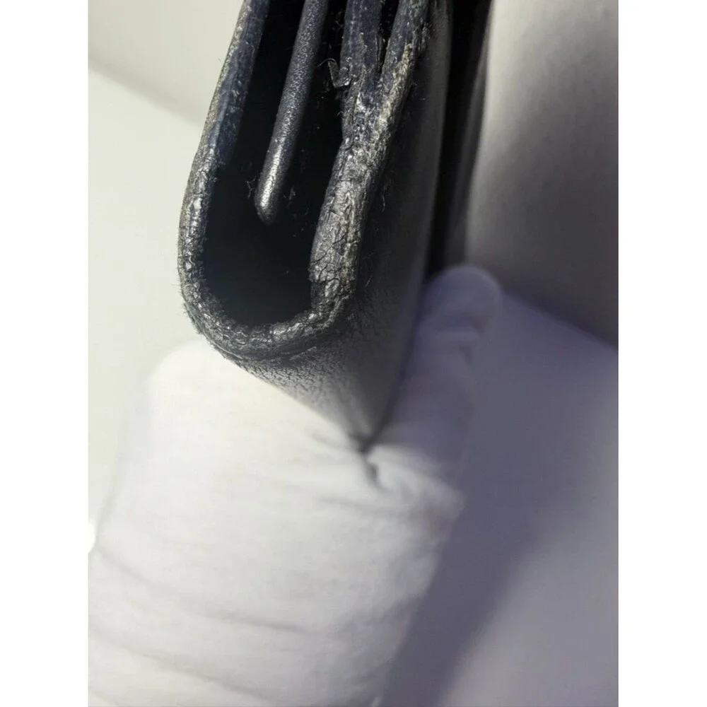Black Leather Gucci Wallet with Silver 'G' Logo-COA included - Picture 14 of 16